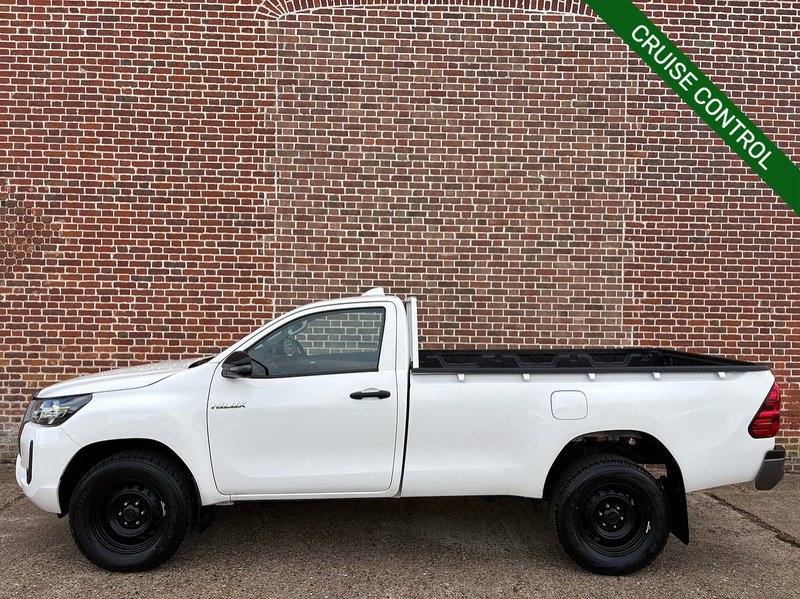 Toyota 2.4 D-4D Active Pickup 2dr Diesel Manual 4WD Euro 6 (150 ps)