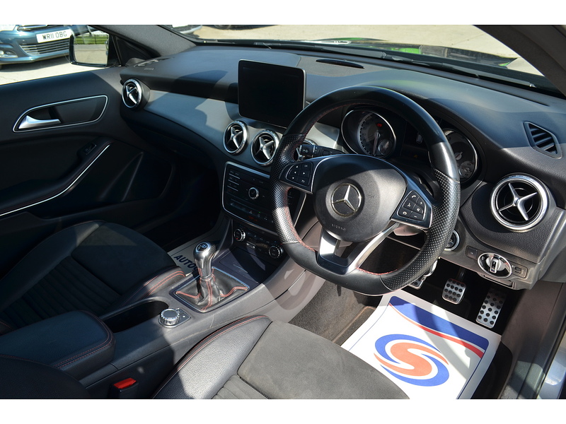 Mercedes-Benz GLA GLA200d AMG Line - U107634