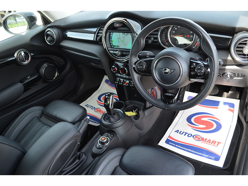 MINI Hatch Cooper Exclusive - U107779