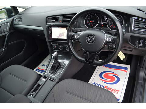 Volkswagen Golf TSI SE Nav - U108020