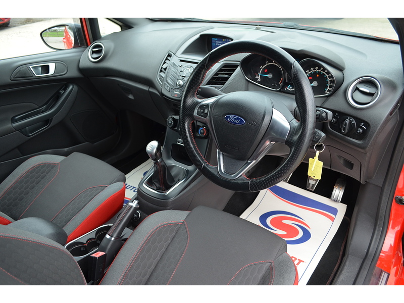 Ford Fiesta T EcoBoost ST-Line - U108037