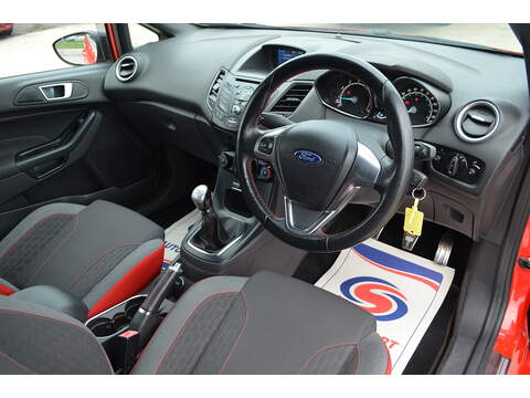 Ford Fiesta T EcoBoost ST-Line - U108037
