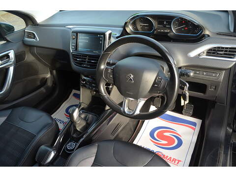 Peugeot 2008 PureTech Allure - U108074