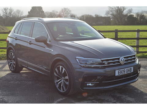 Volkswagen Tiguan 2.1 GLA200d AMG Line (Executive) SUV 5dr Diesel Manual Euro 6 (s/s) (136 ps)