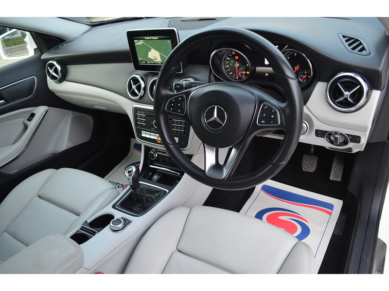 Mercedes-Benz GLA GLA200 SE - U108119