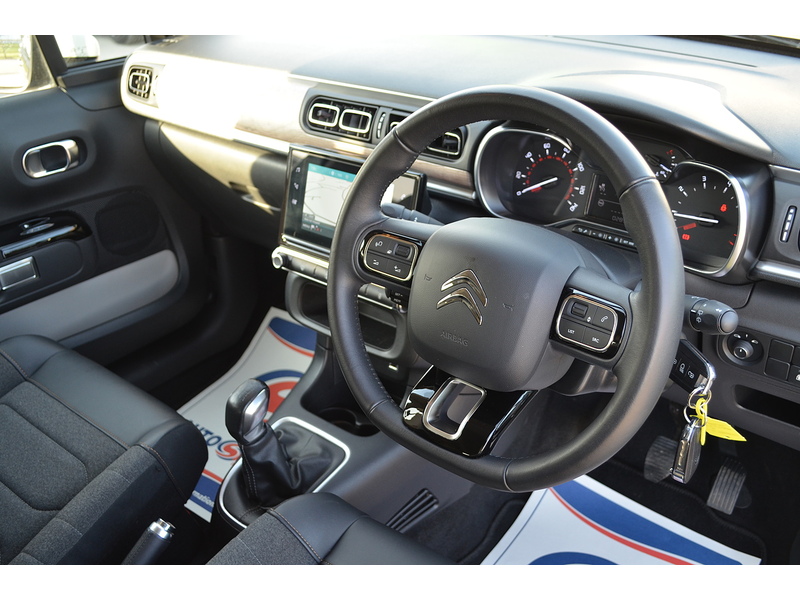 Citroen C3 PureTech Shine Plus - U108225