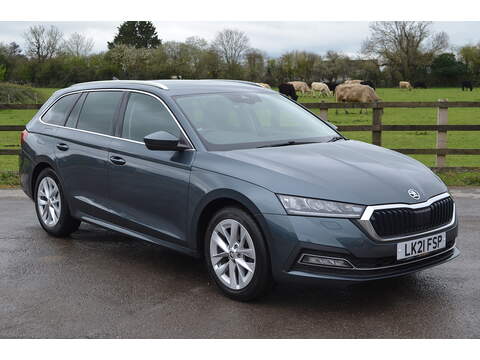 Skoda Octavia 2.0 E300de 13.5kWh AMG Line Night Edition (Premium Plus) Estate 5dr Diesel Plug-in Hybrid G-Tronic+ Euro 6 (s/s) (306 ps)