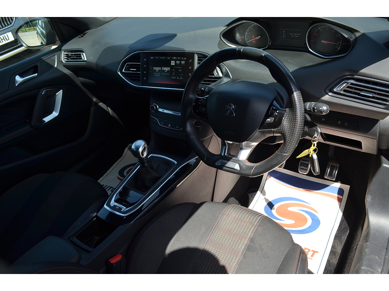 Peugeot 308 PureTech GT Line - U108314