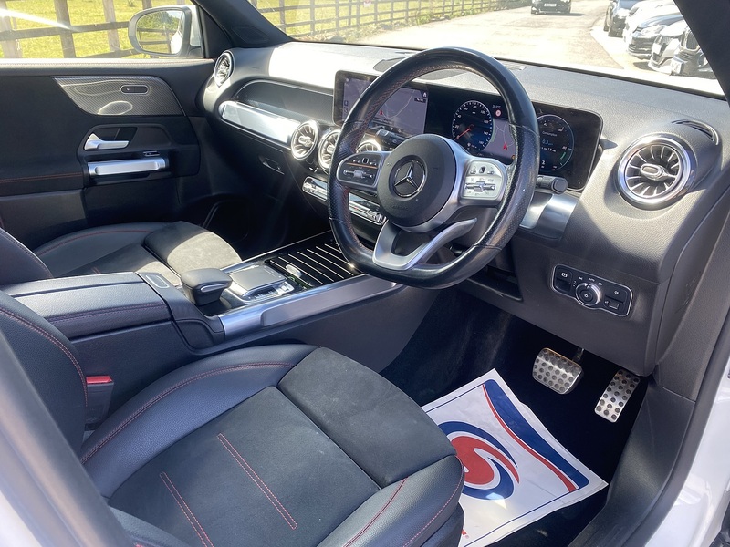 Mercedes-Benz GLB GLB220d AMG Line - U108394