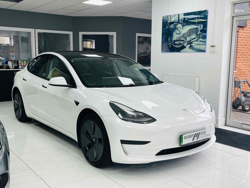 Standard Range Plus Saloon 4dr Electric Auto (241 bhp)