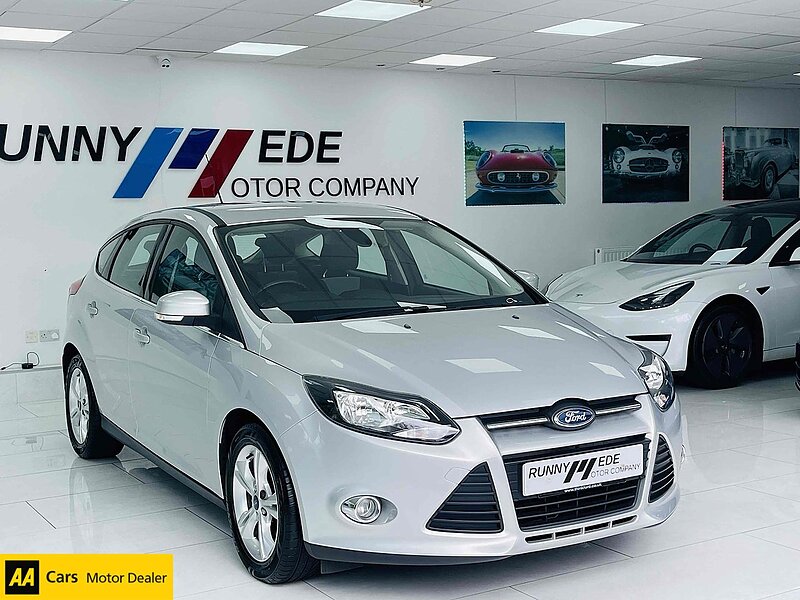 1.6 Zetec Hatchback 5dr Petrol Powershift Euro 5 (125 ps)