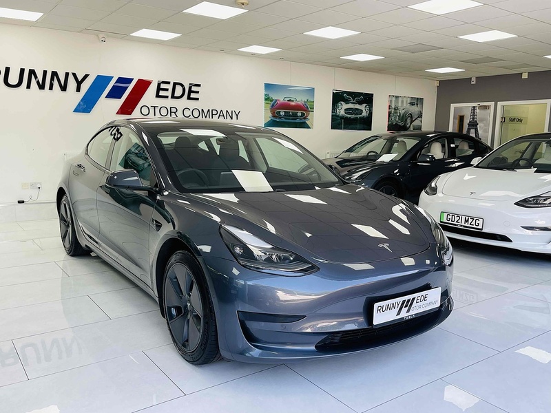 Standard Range Plus Saloon 4dr Electric Auto RWD (241 bhp)