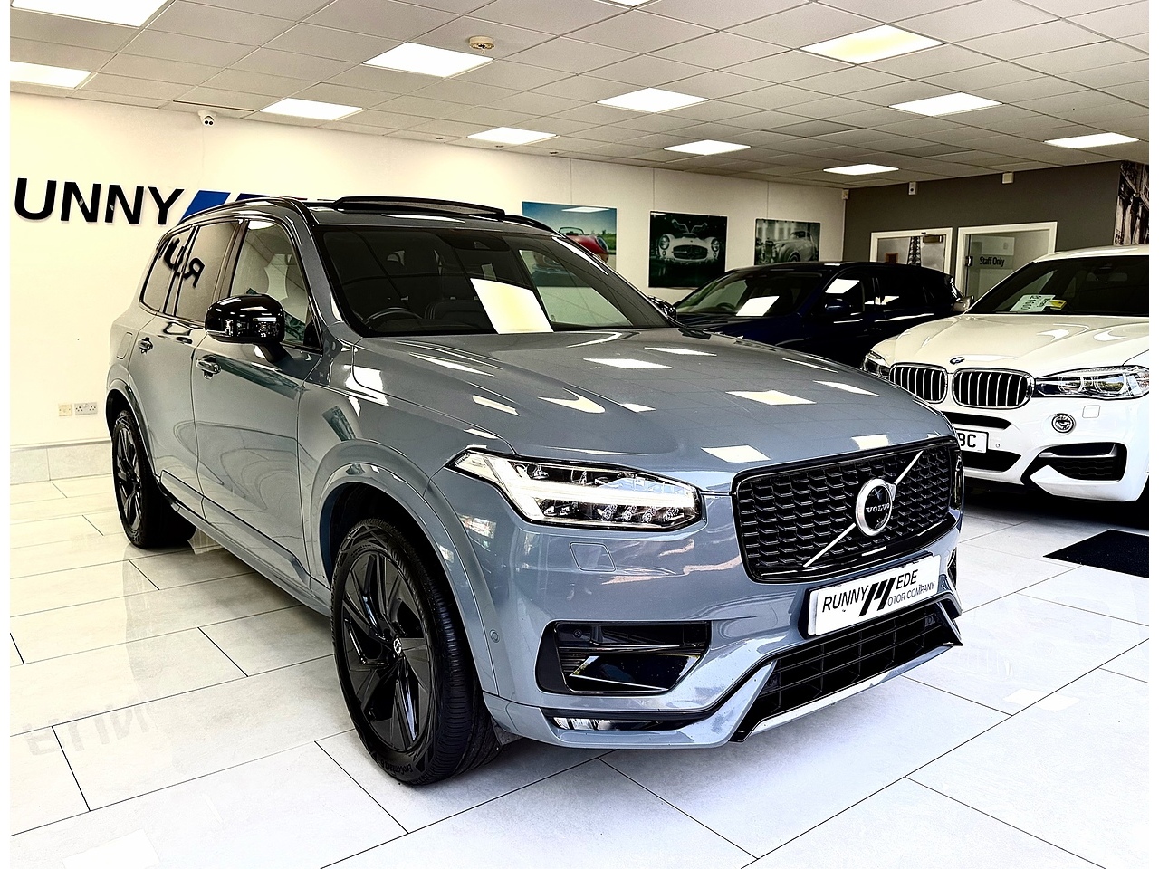 2020 VOLVO XC90