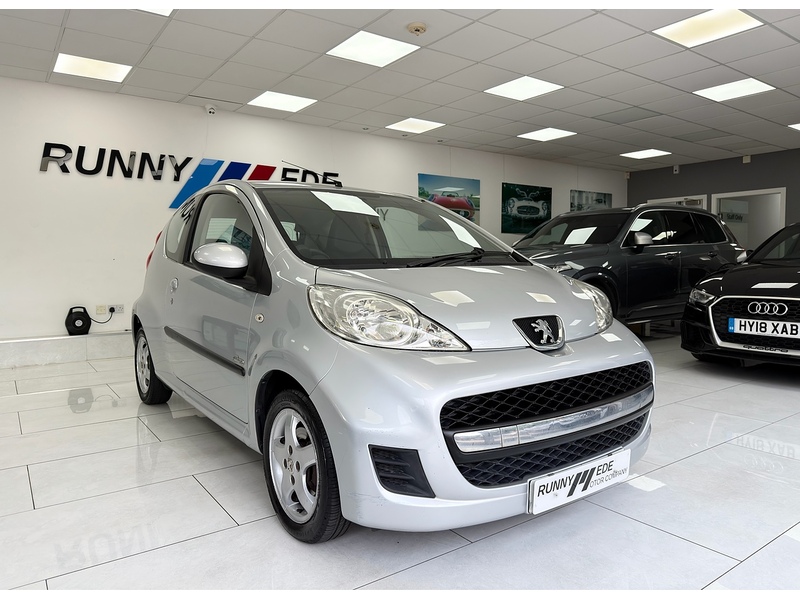 1.0 12V Allure Hatchback 3dr Petrol Manual Euro 4 (68 ps)
