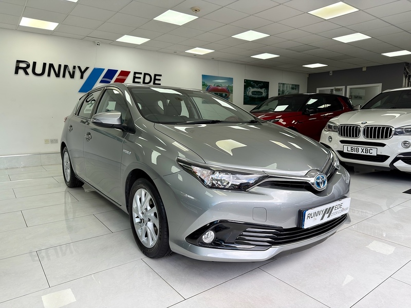 1.8 VVT-h Business Edition Hatchback 5dr Petrol Hybrid CVT Euro 6 (s/s) (Safety Sense) (136 ps)
