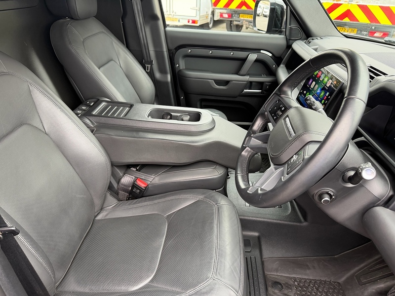 Land Rover Defender 110 D350 MHEV X-Dynamic HSE - U6095