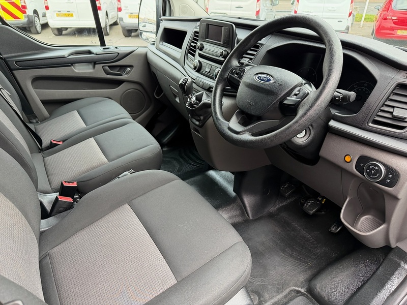 Ford Transit Custom 300 EcoBlue Leader - U6639