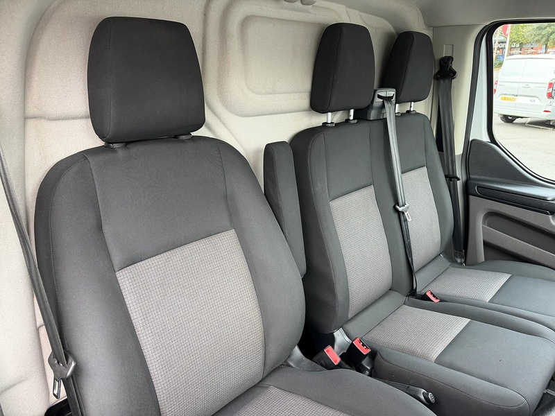 Ford Transit Custom 300 EcoBlue Leader - U6639