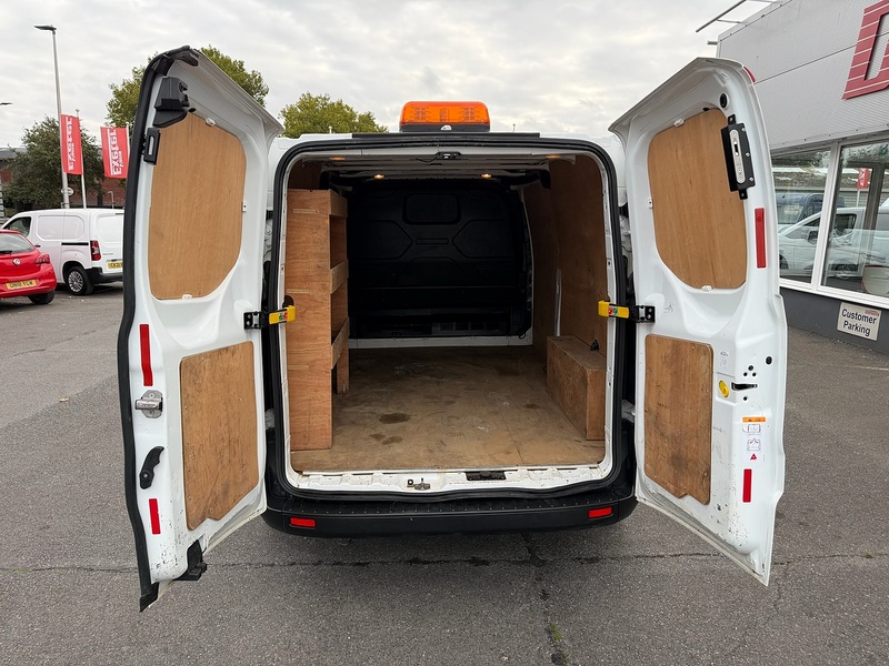 Ford Transit Custom 300 EcoBlue Leader - U6639