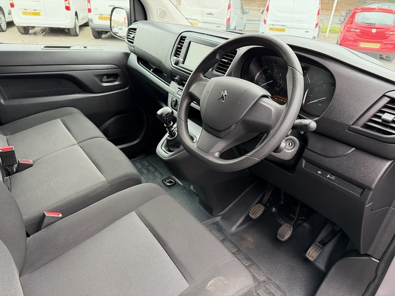 Peugeot Expert BlueHDi 1000 Professional Premium + L2 - U6644