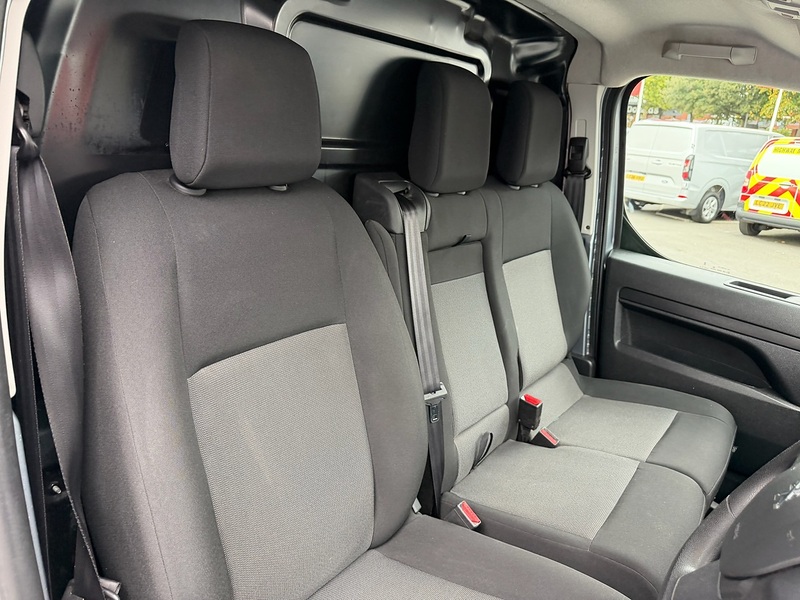 Peugeot Expert BlueHDi 1000 Professional Premium + L2 - U6644