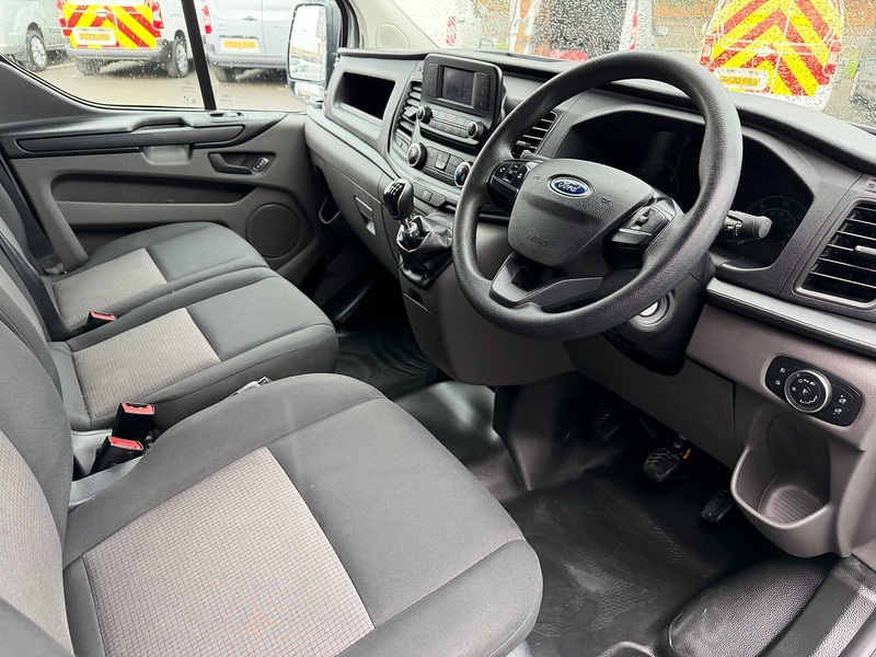 Ford Transit Custom 300 EcoBlue Leader L2H2 - U6666