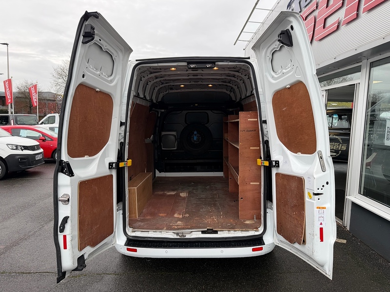 Ford Transit Custom 300 EcoBlue Leader L2H2 - U6666