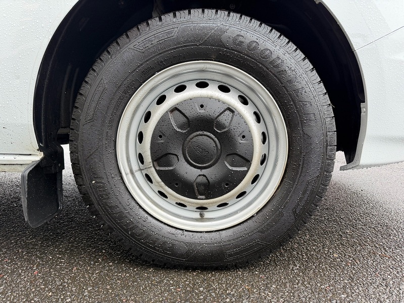Ford Transit Custom 300 EcoBlue Leader L2H2 - U6666