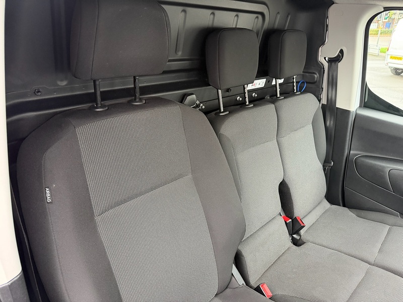 Citroen Berlingo BlueHDi 950 Driver XL - U6670
