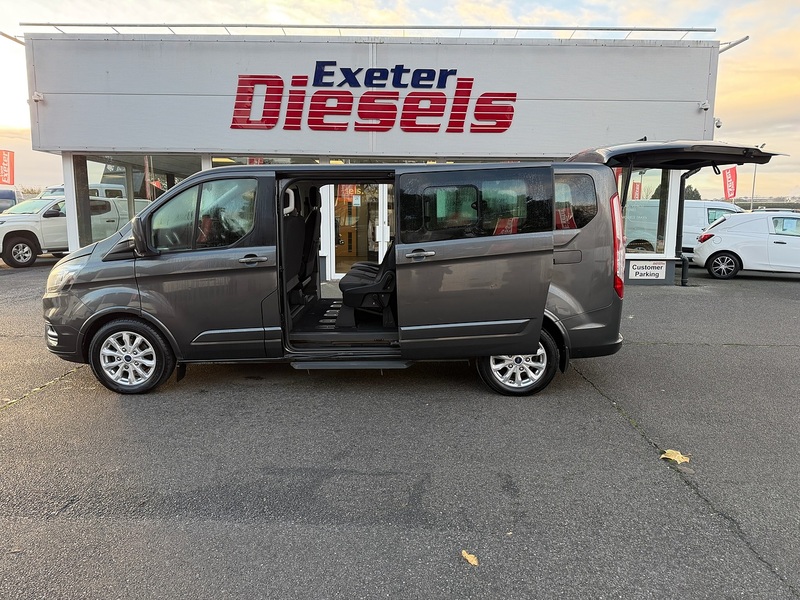 Ford Tourneo Custom 320 EcoBlue Titanium - U6693