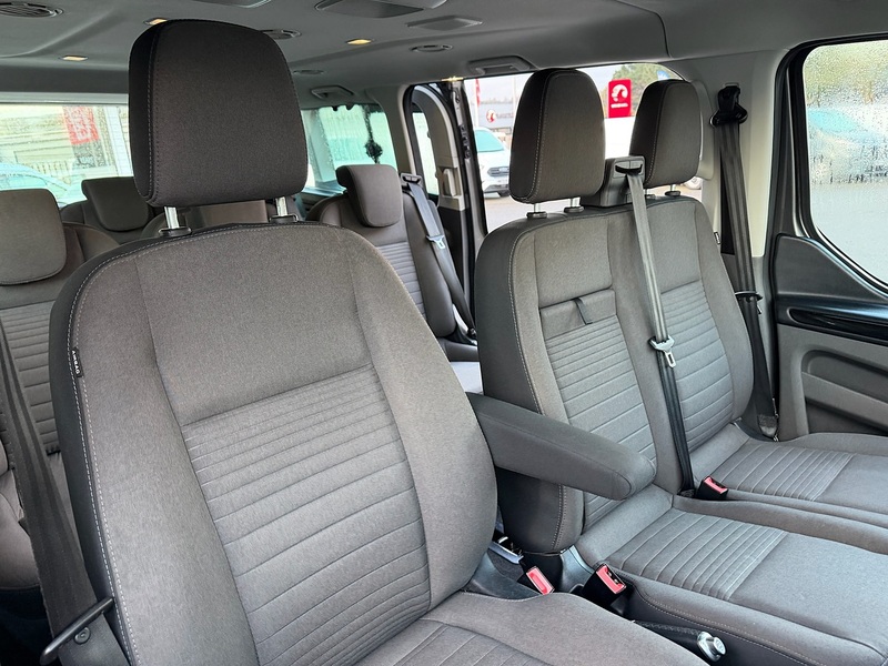 Ford Tourneo Custom 320 EcoBlue Titanium - U6693