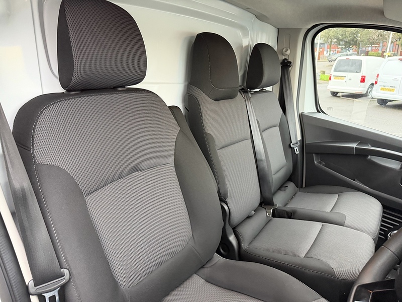 Renault Trafic dCi Blue SL28 Business+ L1H1 - U6695