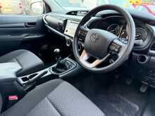 Toyota Hilux D-4D Active - U6747