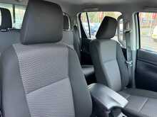 Toyota Hilux D-4D Active - U6747