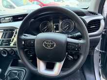 Toyota Hilux D-4D Active - U6747