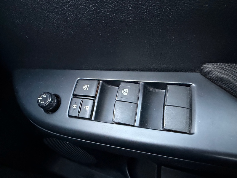 Toyota Hilux D-4D Active - U6747