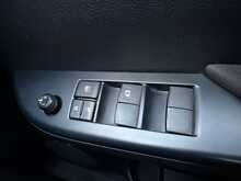 Toyota Hilux D-4D Active - U6747