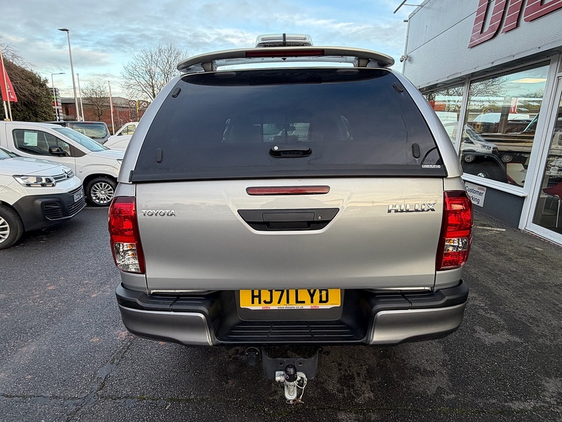 Toyota Hilux D-4D Active - U6747