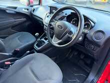Ford Transit Courier EcoBoost Limited - U6751