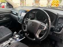 Mitsubishi Outlander 2.0 12kWh 3h SUV - U6771