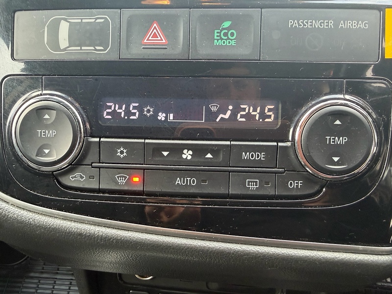 Mitsubishi Outlander 2.0 12kWh 3h SUV - U6771