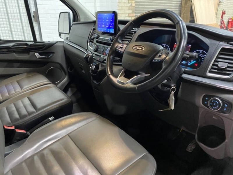 Ford Tourneo Custom 320 EcoBlue Titanium - U6774