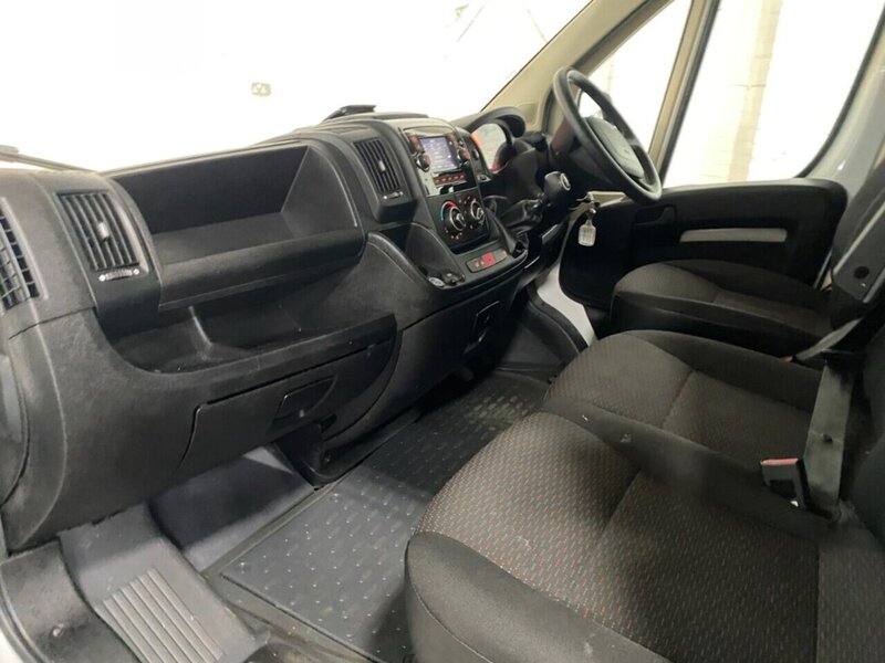 Peugeot Boxer BlueHDi 335 Professional L3H2 - U6787