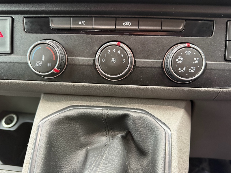Volkswagen Transporter TDI T28 Startline SWB - U6790