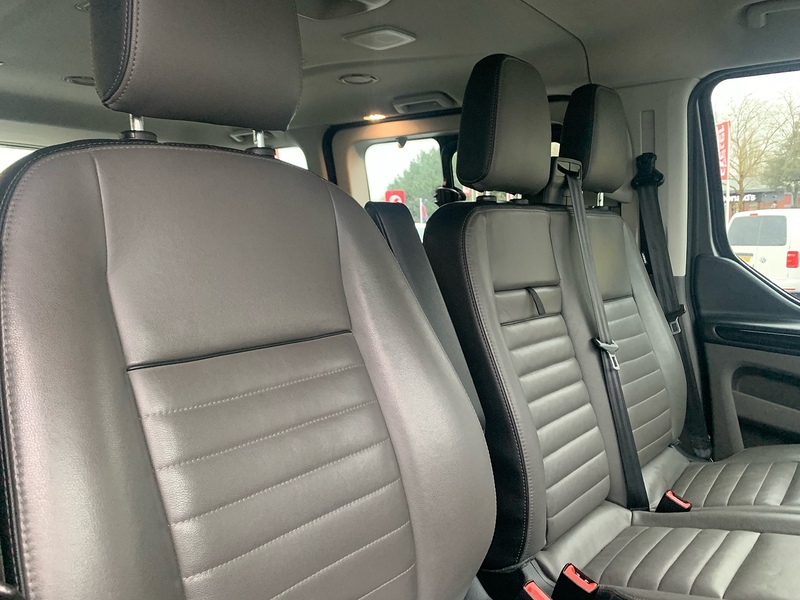 Ford Tourneo Custom 320 EcoBlue Titanium L2 130 - U6810