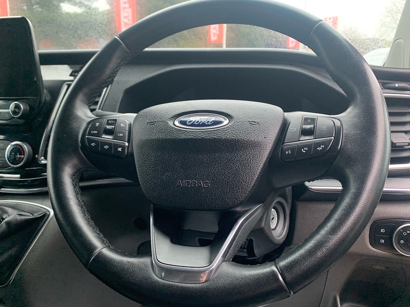 Ford Tourneo Custom 320 EcoBlue Titanium L2 130 - U6810