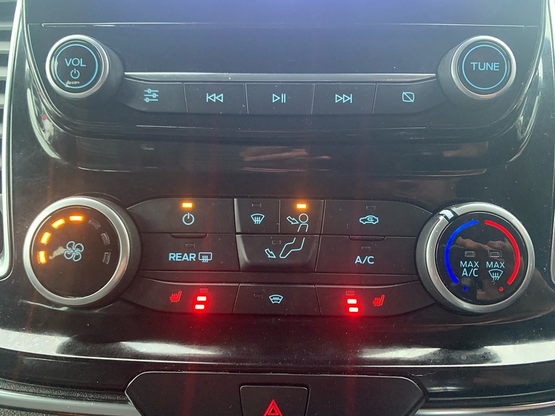 Ford Tourneo Custom 320 EcoBlue Titanium L2 130 - U6810