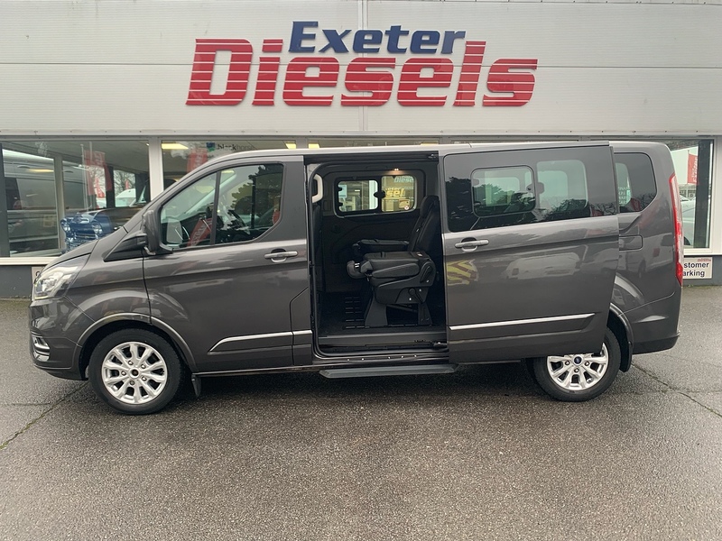 Ford Tourneo Custom 320 EcoBlue Titanium L2 130 - U6810