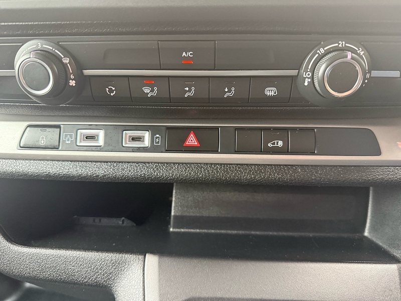 Vauxhall Vivaro 2.0 Turbo D Prime XL - U6825
