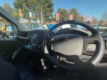 Peugeot Boxer BlueHDi 335 Professional Premium + L2H2 - U6842